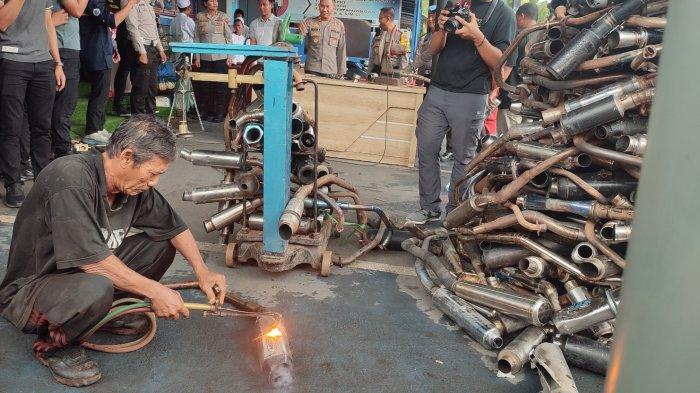 Pemusnahan Knalpot Brong Di Semarang