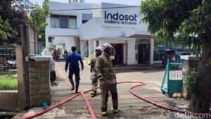 Kebakaran Gedung Pemancar Indosat Semarang