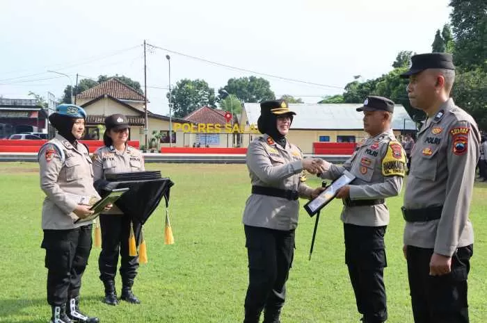 Ungkap Sindikat Uang Palsu, 23 Polisi dapat Ganjaran