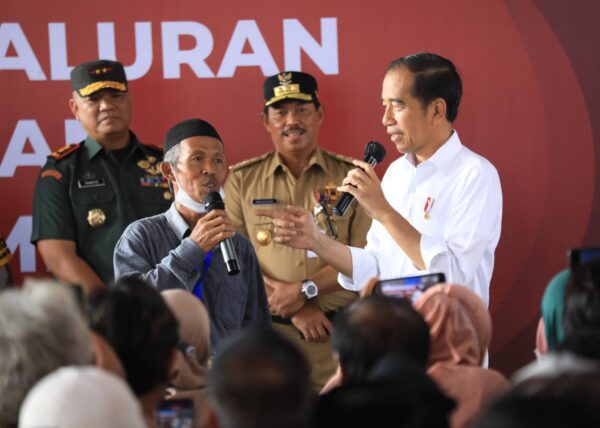 Presiden Jokowi Melakukan Kunjungan Kerja Ke Kabupaten Cilac 3m0b