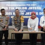 Evp Telkom Regional Iv Fera Pebrayenti Berkerudung Bersama