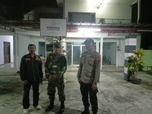 Patroli Tiga Pilar Di Kantor Bawaslu Sluke Rembang Untuk Ciptakan Keamanan