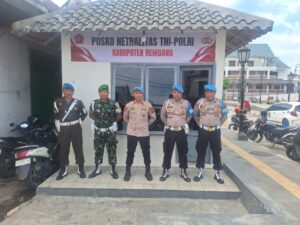 Posko Netralitas TNI-Polri Polres Rembang Hadir di Alun-alun Lasem