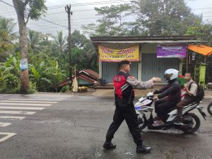 Personil Polres Banjarnegara Gelar Pengaturan Lalu Lintas Rutin