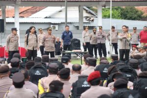 Kapolrestabes Semarang Pimpin Apel Kesiapsiagaan Pengamanan TPS