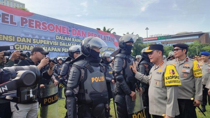 Kabaharkam Polri Komjen Mohammad Fadil Imran Didampingi Kapolda Jateng