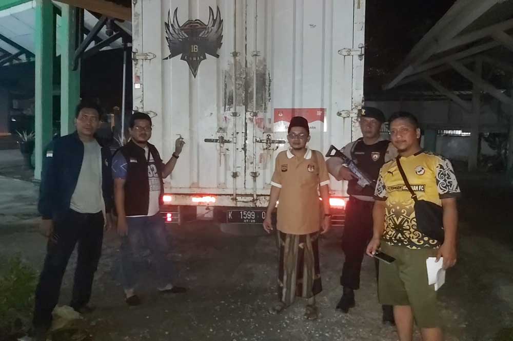 Ok 10 Perintahkan Personil Bersenjata Jajaran Polres Rembang Kawal Ketat Distribusi Logistik Pemilu 2024