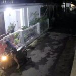 Video Cctv Aksi Pencurian Pagar Besi Terjadi Di Rumah