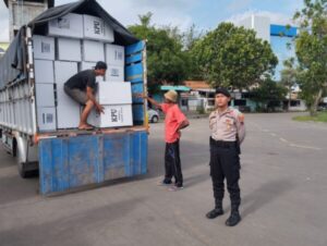 Polresta Pati Kawal Pemindahan Logistik Pemilu ke Gudang KPU Pati