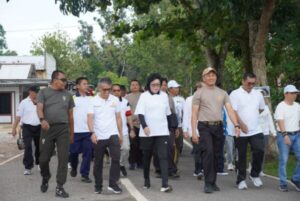 Kapolres Lamandau dan Forkopimda Turut Hadiri Jalan Sehat Deklarasi Pemilu Damai