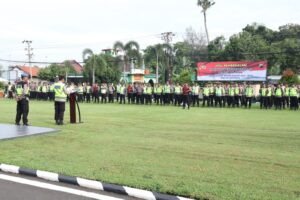 Siap Amankan TPS, Wakapolres Batang Himbau Personil Jaga Netralitas dan Profesionalisme