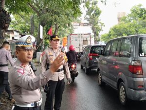 Kampanye Akbar di Semarang, Personil Polresta Pati Amankan Pemberangkatan Kader Partai