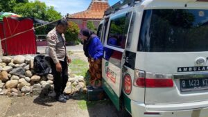 Aipda Wirawan Sulap Mobil Sendiri Jadi Ambulans Gratis untuk Warga Sukoharjo