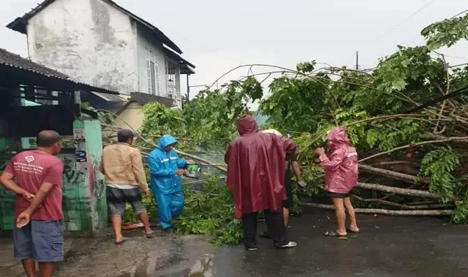 Angin Kencang Sukoharjo