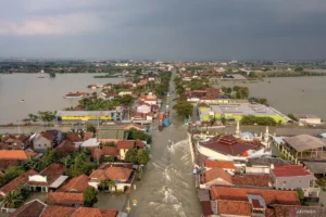 Pj Gubernur Jawa Tengah Ungkap Kondisi Tanggul Jebol Penyebab Banjir di Demak