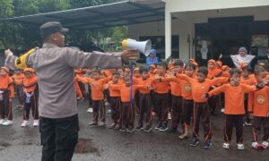 Bersama Murid Pertiwi Karangjati, Polsek Susukan Banjarnegara Gelar Polisi Sahabat Anak