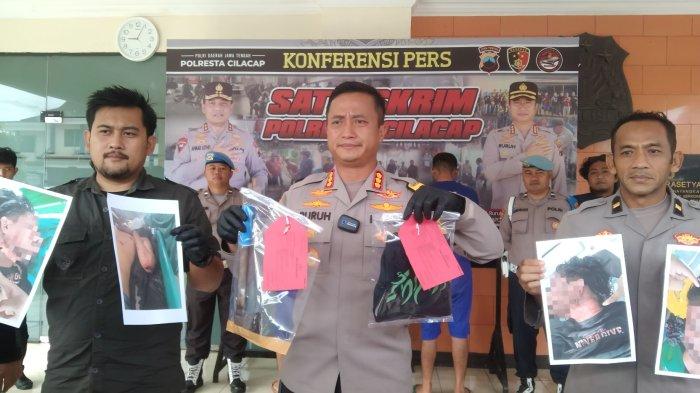 Kapolresta Cilacap Tunjukan Barang Bukti Kasus Pembacokan