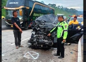 Tabrakan Hari Ini di Tol Semarang, Innova Tabrak Truk, 1 Tewas 3 Luka-Luka