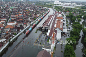 11 KA Masih Harus Memutar Akibat Banjir Semarang