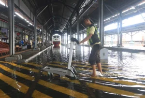 Imbas Banjir Semarang, Polsek Terendam, Tahanan Dievakuasi ke Polrestabes