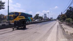 Pantura Karanganyar Demak Contraflow, Ada Perbaikan Jalan Imbas Banjir