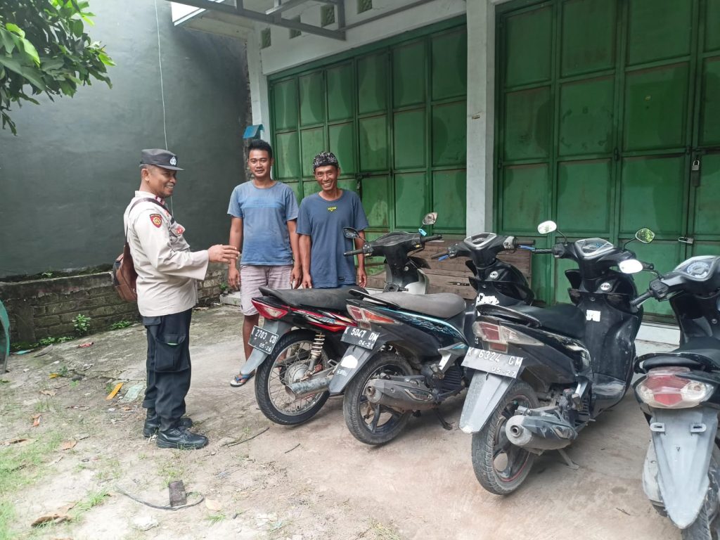 Anggota Polsek Sluke Himbauan Pemilik Kendaraan Berknalpot Bising