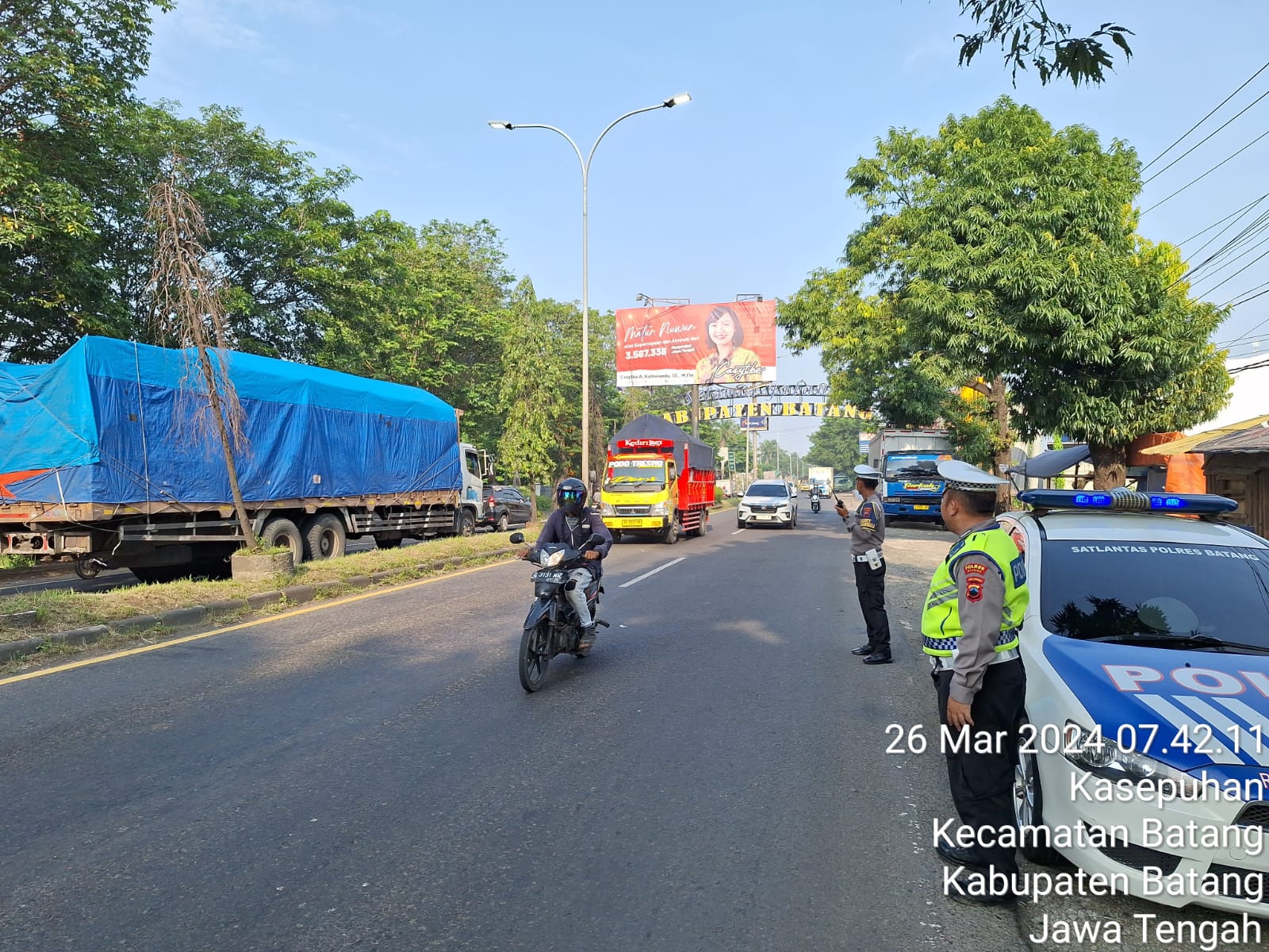 Antisipasi Kemacetan: Satlantas Polres Batang Terapkan Sistem Satu Arah Di