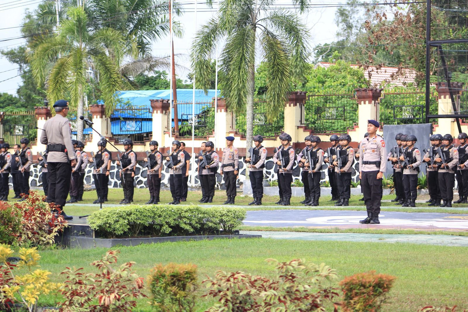 Dansatbrimob Tekankan Kedisiplinan Dan Hindari Pelanggaran Saat Apel Satuan