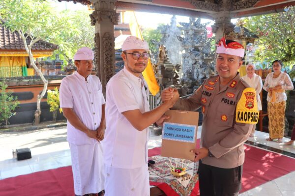 Dharma Wacana Kapolres Jembrana Peringati Piodalan Pura Puja Astuti Polres