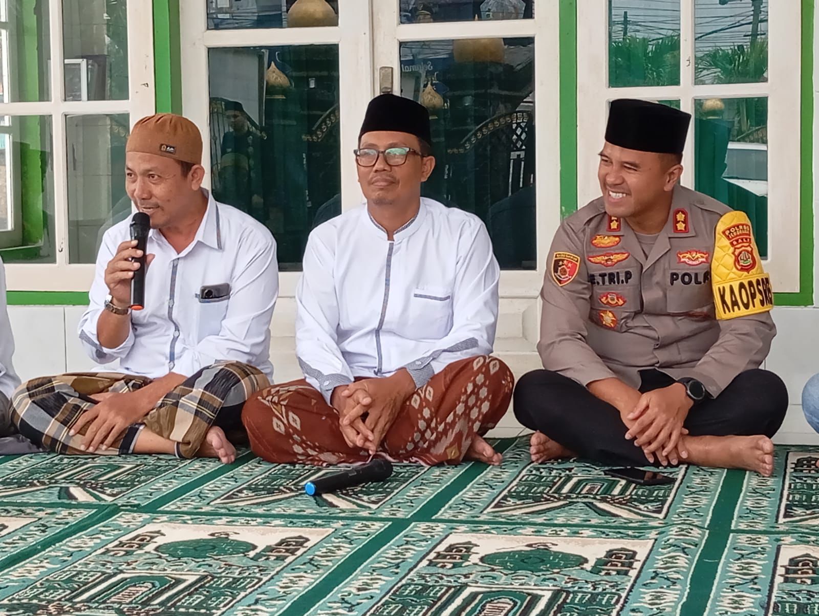 Di Masjid Al Falah Desa Tehal Badeng Timur, Kapolres Jembrana