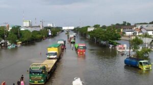 Pantura Semarang-Demak Masih Terendam Banjir, Ketinggian Air 50-80 Cm