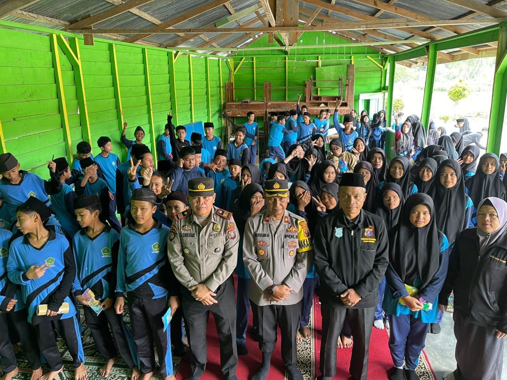 Gelar Safari Ramadhan, Polres Humbahas Sambangi Sekolah