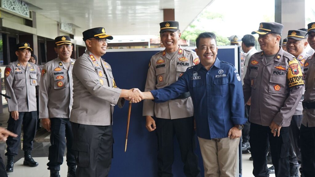 Polres Batang Memasyarakatkan Olahraga dan Beri Bantuan Meja Pingpong