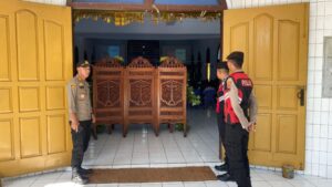 Pengamanan Ibadah Jum’at Agung di Gereja, Polres Rembang Terjunkan Personil