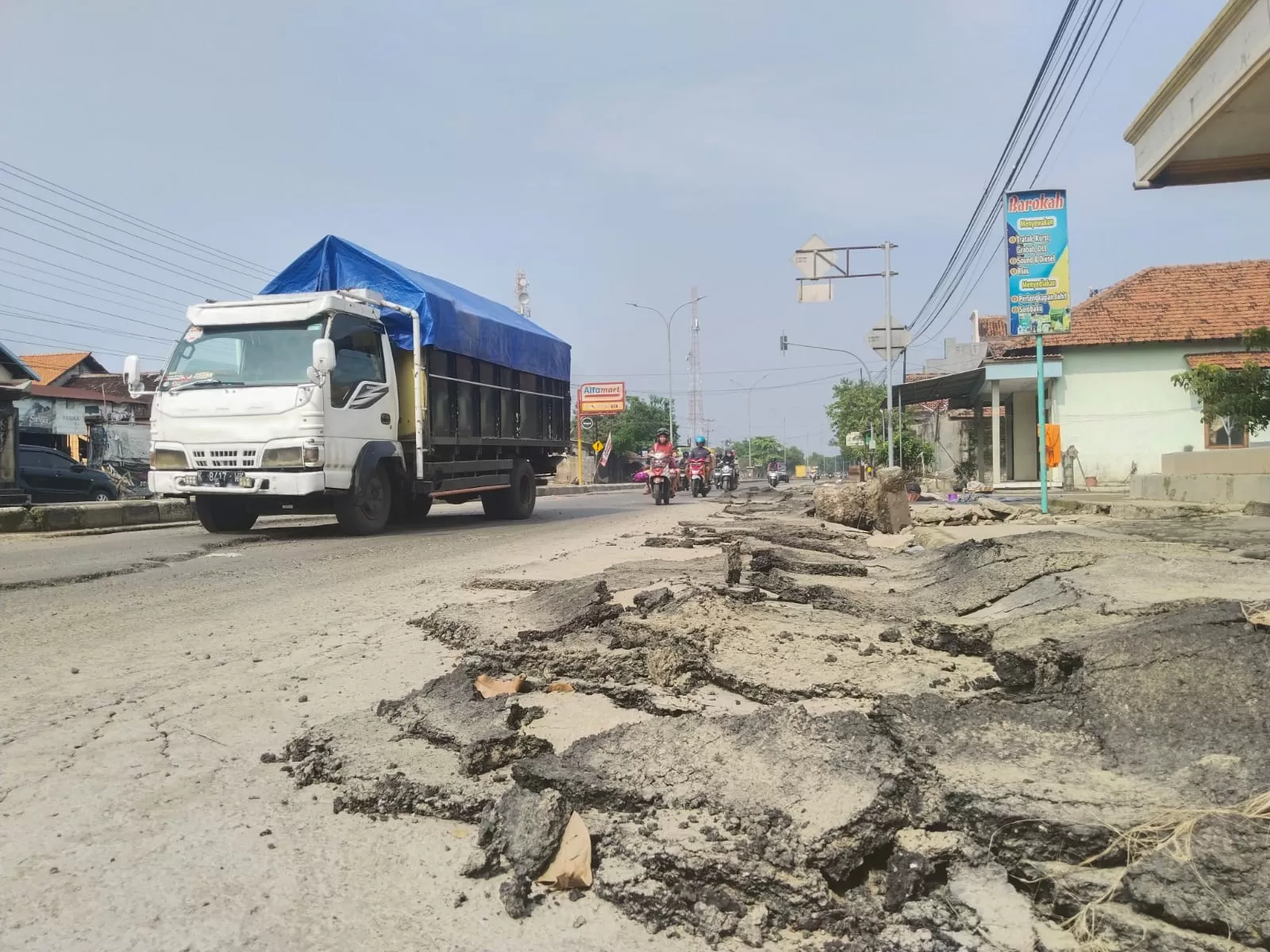 Ini Penampakan Jalur Pantura Demak Kudus Rusak Akibat Banjir