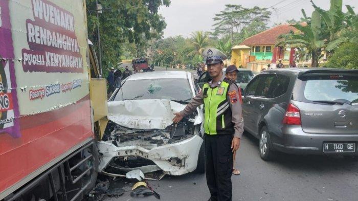 Kecelakaan Libatkan 3 Kendaraan Di Jeruklegi Cilacap, Begini Kronologinya