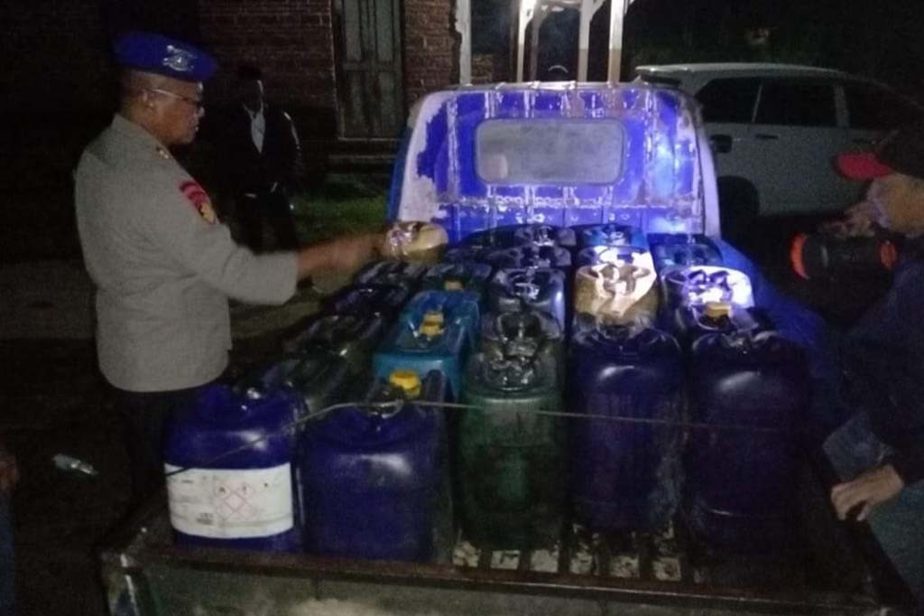 Penimbunan Bbm Bersubsidi Milik Bos Remaja 18 Tahun Digerebek Polres