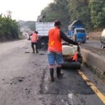 Perbaikan Lubang Di Jalan Pantura Batang Dikebut Jelang Mudik