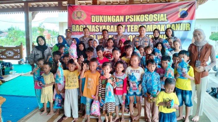 Polda Jateng Beri Trauma Healing 150 Anak Korban Banjir di Demak dan Kudus