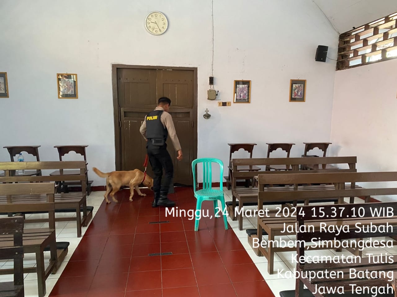 Polres Batang Pastikan Keamanan Dan Lakukan Sterilisasi Di Sejumlah Gereja