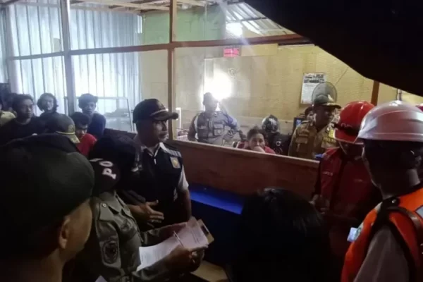 Polres Jembrana Dan Tim Gabungan Sidak Ratusan Pekerja Proyek Pasar