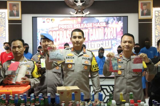 Ratusan Botol Miras Diamankan Oleh Polres Banjarnegara Saat Operasi Pekat