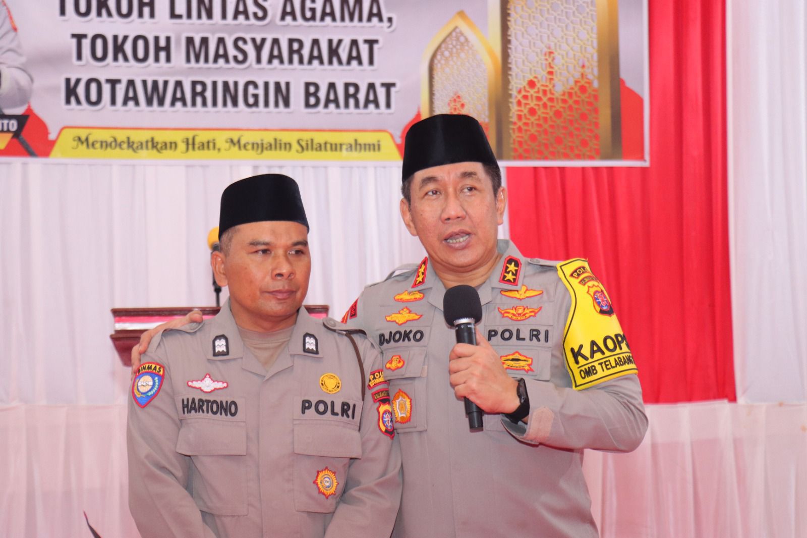 Salah Satu Personel Polres Kobar Dapat Kejutan Umroh Dari Kapolda