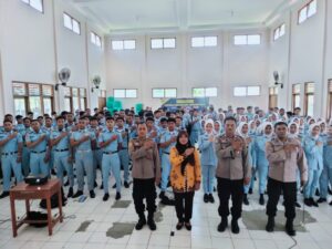 Sambang Sejumlah Sekolah, Bag SDM Polres Rembang Gelar Sosialisasi Penerimaan Polri