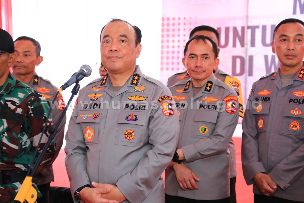 Sebanyak 110 Personel Polri Diterjunkan Untuk Bantu Penanggulangan Banjir Di