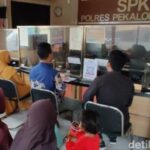 Sejumlah Emak Emak Pekalongan Ngadu Ke Polres Usai Gagal Tarik Tabungan