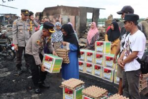 Korban Kebakaran Pasar Minggu Terima Bantuan Kapolres Pulang Pisau