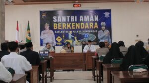 Beri Edukasi Tertib Berlalu Lintas Ops Keselamatan Candi, Polres Sukoharjo Kunjungi Ponpes