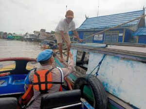 Berantas Premanisme, Anjeli Polsek Jenamas Intensifkan Patroli Sungai Barito