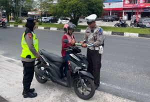 Secara Humanis, Personel Operasi Keselamatan Telabang Tegur Pelanggar